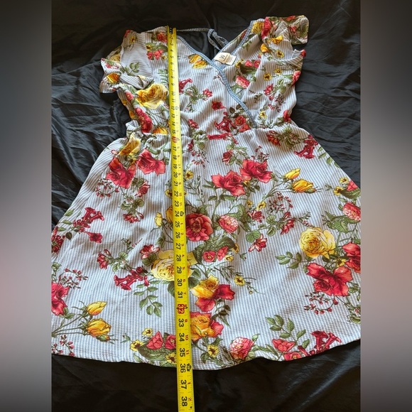 Wrapper mini blue white stripped‎ floral v neck dress - Picture 9 of 10